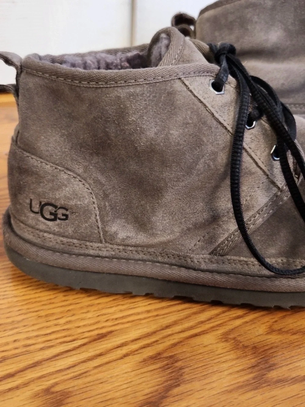 UGG Australia Neumel 3236 Men’s Size 7 Brown Suede Sheepskin Chukka  Ankle Boots